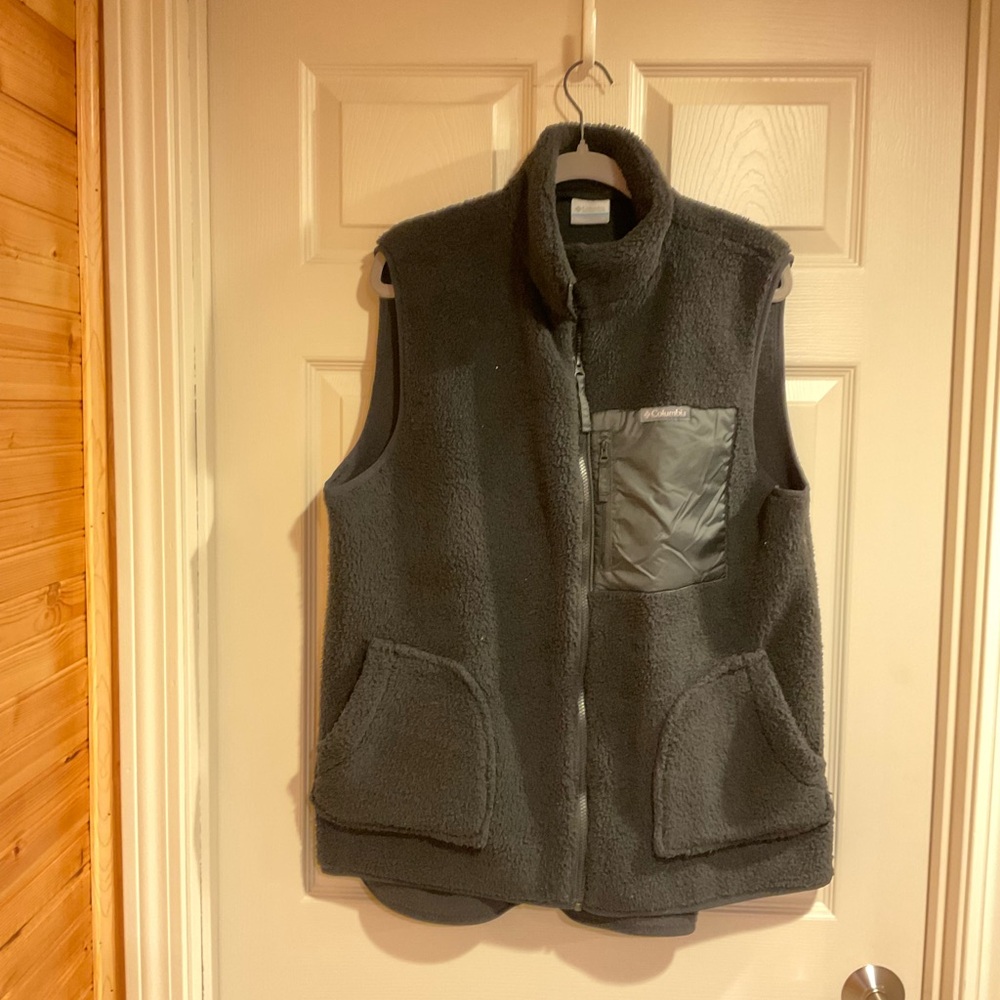 Columbia Black Fleece Vest